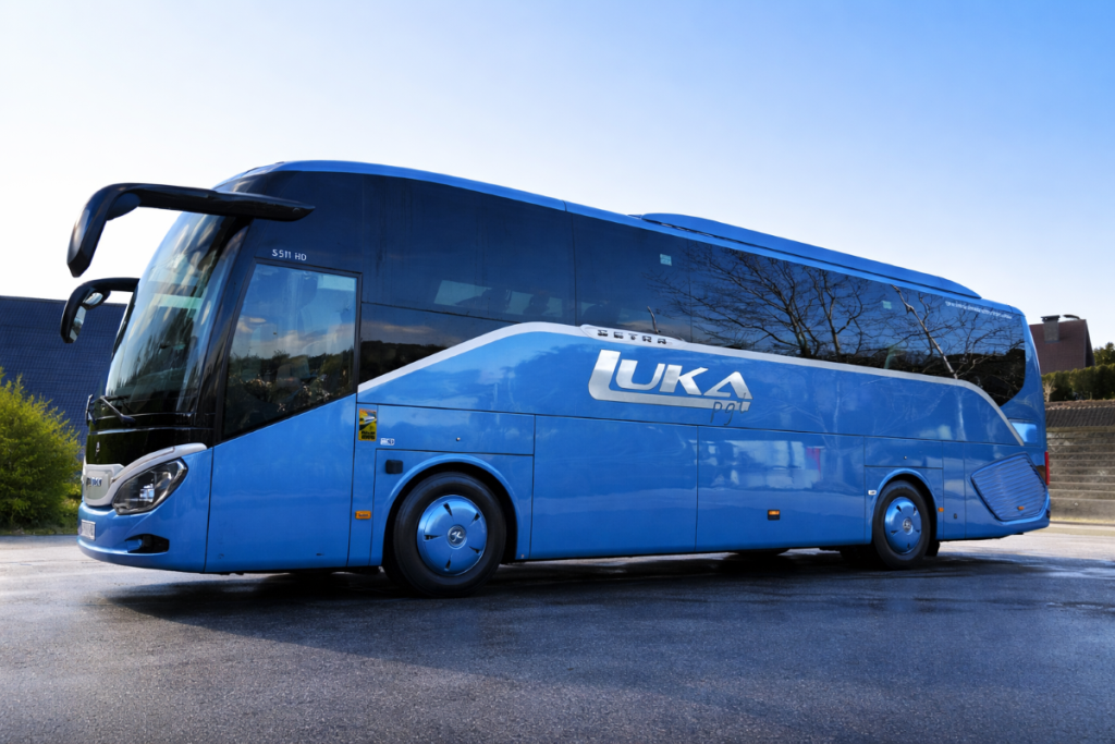 Turistični avtobus za manjše skupine v voznem parku Luka PGT
