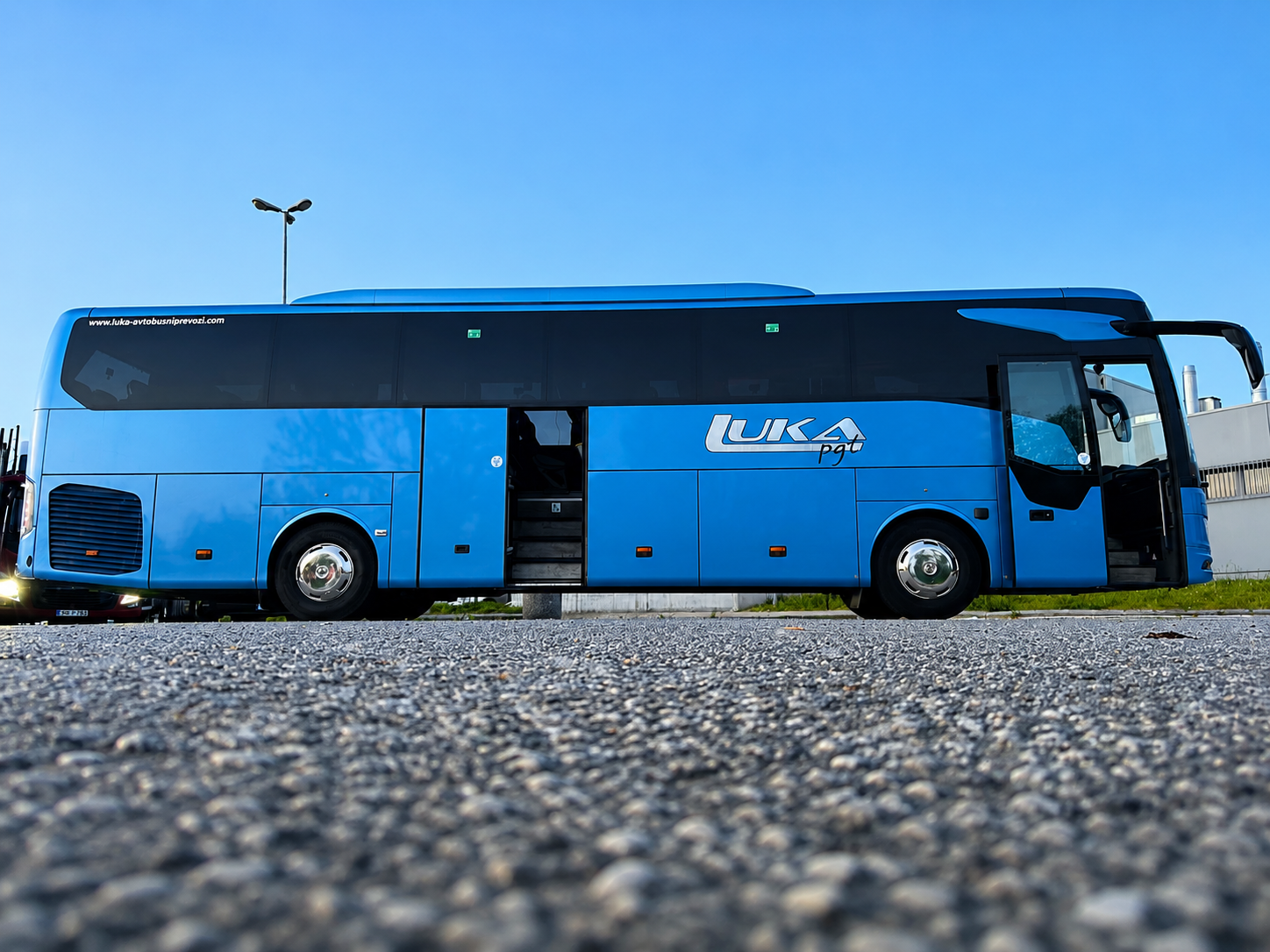 51 sedežni avtobus